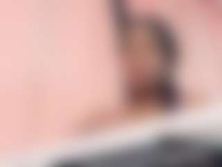 Live cam show with Thianaahorny - Skinny on xfollow cams