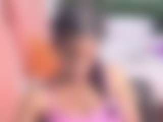 Live cam show with Thianaahorny - Smoking on Latina Girls