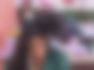 Live cam show with Thianaahorny - Ebony Petite on madthumbs