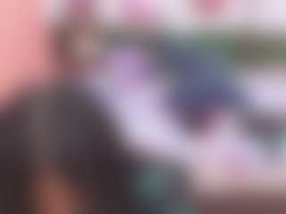 Live cam show with Thianaahorny - Public Ebony on madthumbs