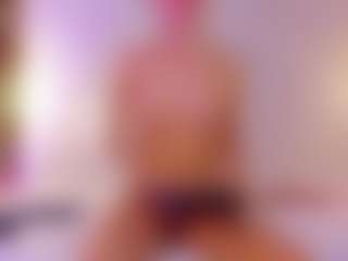 Live cam show with Vanessa - White on hotwifechat.live | colombia