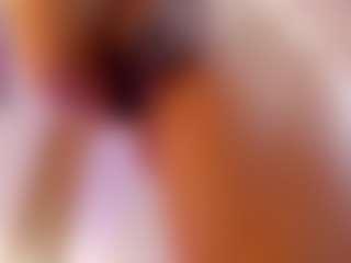 Live cam show with Vanessa - Dildo Or Vibrator on live18s.com
