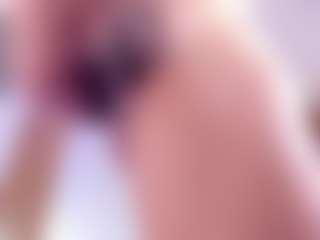 Live cam show with Vanessa - Facial on boobsie.com