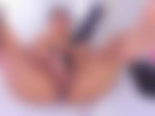 Live cam show with Vanessa - Fingering on Stripli.com