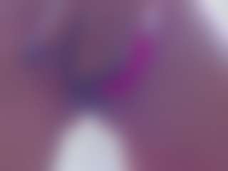 Live cam show with Vanessa - Skinny on studioflirtlive.com