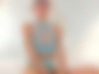 Live cam show with Vanessa - Flashing on AdultVida.com