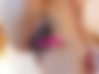 Live cam show with Vanessa - Squirt on TeamSkeetLive