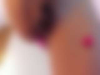 Live cam show with Vanessa - Deepthroat on SxyPornLive