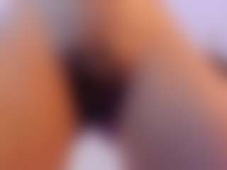 Live cam show with Vanessa - Spank on StripNow
