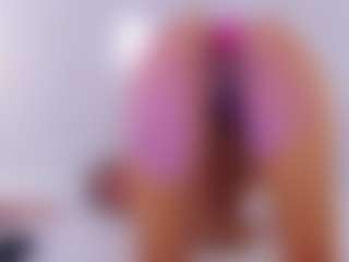 Live cam show with Vanessa - Facial on wildcum.com