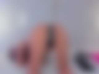 Live cam show with Vanessa - Body Massage on CamwithHer