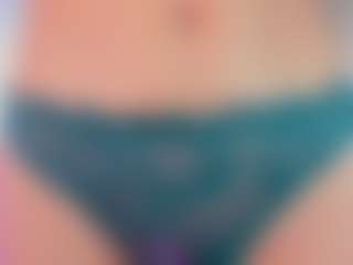 Live cam show with Vanessa - Flashing on StripNow