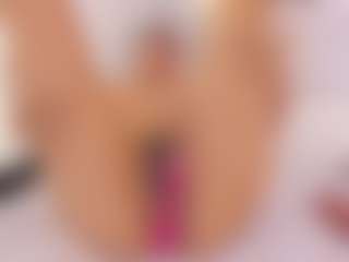 Live cam show with Vanessa - Dirty Talk on eurowanks.com