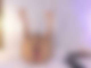 Live cam show with Vanessa - Skinny on pussylord.com