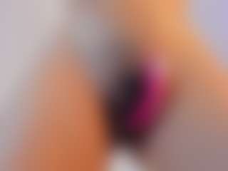 Live cam show with Vanessa - Facial on Camsoda