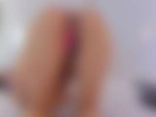 Live cam show with Vanessa - Blowjob on Camsoda