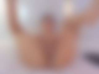 Live cam show with Vanessa - Flashing on AdultVida.com
