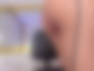 Live cam show with Vanessa - Flashing on Camsoda