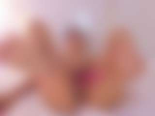 Show de câmera ao vivo com Vanessa - Shaved Pussy no Camsoda