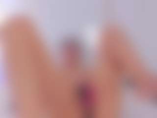 Live cam show with Vanessa - Small Tits on Milfs Live