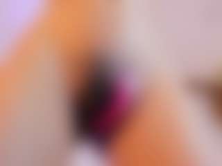 Live cam show with Vanessa - Full Nudity on Dolls Live