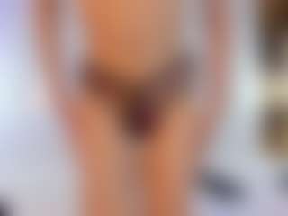 Live cam show with Vanessa - Facial on AdultVida.com