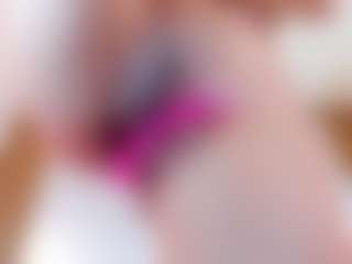 Live cam show with Vanessa - Teen (18+) on Camsoda