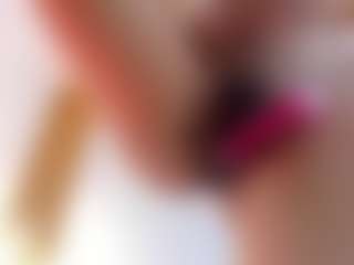 Live cam show with Vanessa - Teen (18+) on Camsoda