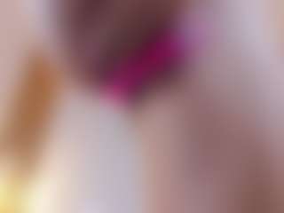 Live cam show with Vanessa - Facial on CamClone