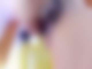 Live cam show with Vanessa - Fingering on intimatelivegirls.com