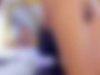 Spettacolo in cam dal vivo con Vanessa - Body Massage su Camsoda