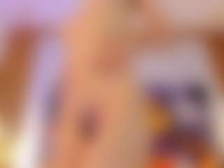 Live cam show with Vanessa - Fingers on madthumbs