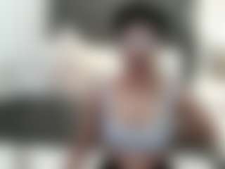 Live cam show with sasyylissaa69 - New Sexwebcam on TeamSkeetLive