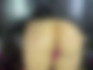 Live cam show with May 🌺 - Middle Aged on Camming Site