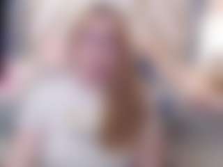 Live cam show with chloe-prg - Camel Toe on slutload