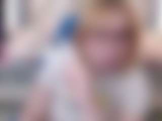 Live cam show with chloe-prg - Chubby on milfzrlive.com