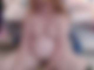 Live cam show with chloe-prg - Chubby on Milfs Live