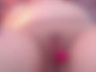 Live cam show with chloe-prg - Chubby on SmokeAndPoke