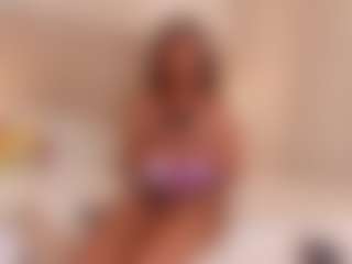 serena_quin MILF webcam performer live streaming