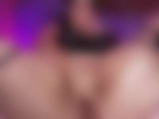 lucero-wilms MILF webcam performer live streaming