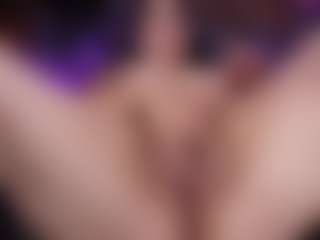 lucero-wilms MILF webcam performer live streaming