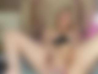 Live cam show with samantha-dimou - Blonde Hair Middle Aged on hornycams.live
