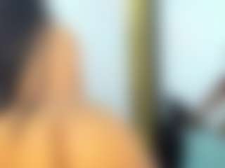 Live cam show with ciaraharrys - Black Dildo on Camsoda