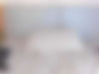 Live cam show with Julieta-Blue - Lovense Petite on sexytreat.net