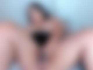 Julieta-Blue's Live Sex Cam Show