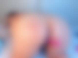 Live cam show with Julieta-Blue - Fingers on madthumbs