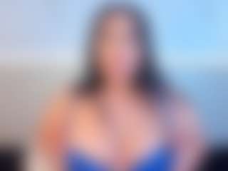 Live cam show with Julieta-Blue - Public on live18s.com