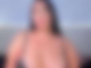 Julieta-Blue's Live Sex Cam Show