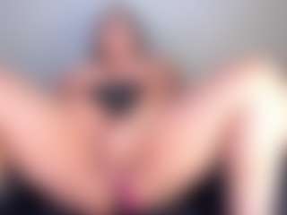 Julieta-Blue's Live Sex Cam Show