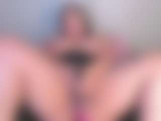 Live cam show with Julieta-Blue - Public on Milfs Live